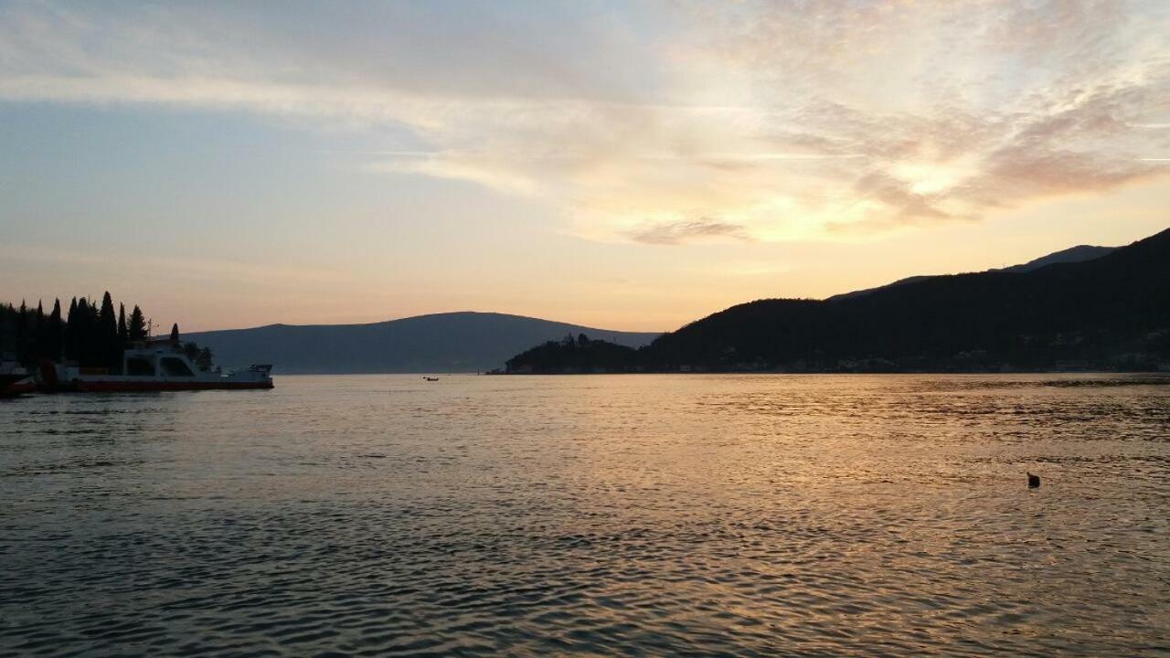 Apartment By The Sea Tivat Exterior foto